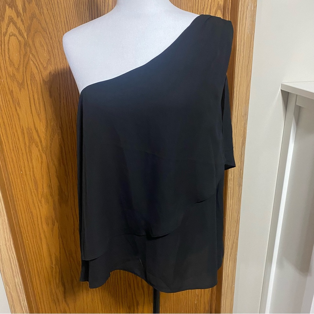 Beautiful one shoulder top